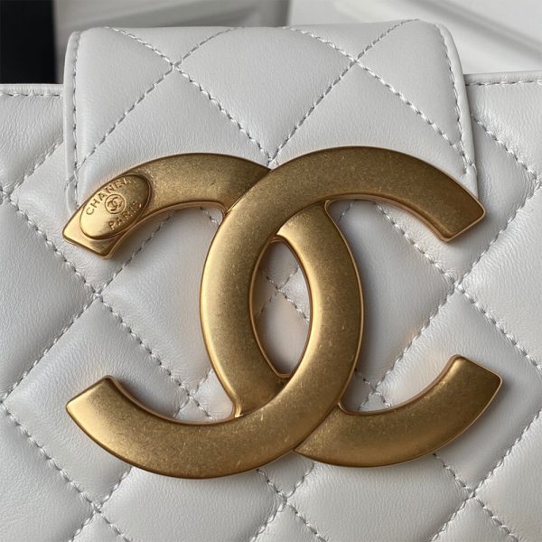 Ch*el baguette bag